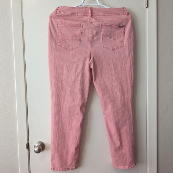 Chico's So Slimming Pink Zipper Hem Jeans in Size 2 / US Size 12 or L - Picture 4 of 16